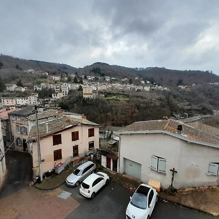 Aparthotel La Gabare 1 Thiers Exterior foto